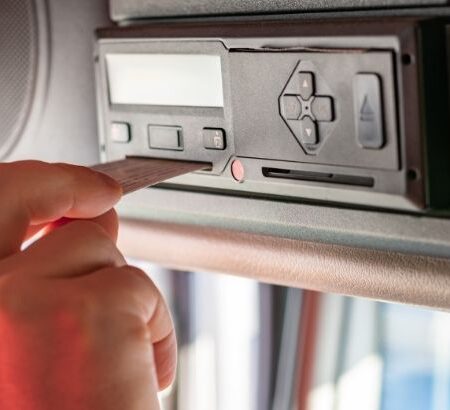 Nuovo obbligo tachigrafo per i veicoli oltre 2,5 tonnellate: i chiarimenti del Ministero